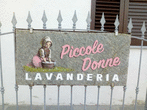 Logo di LAVANDERIA PICCOLE DONNE