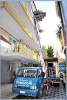 Logo di TRASLOCHI & TRASPORTI DE ROBERTIS srl