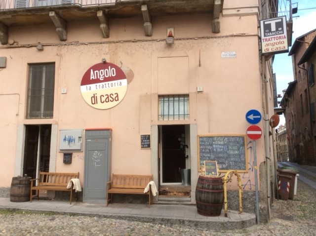 Trattoria angolo di casa pavia, piazza xxiv maggio, 1 Angolo di casa